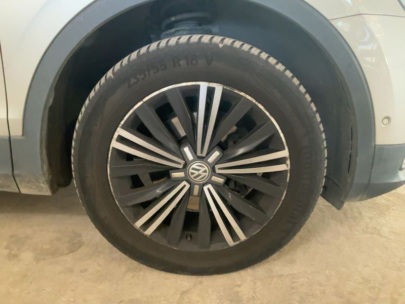 Volkswagen Tiguan 2.0 TDI Carat Edition 4Motion BlueMotion Tech 2016 – снимка 11