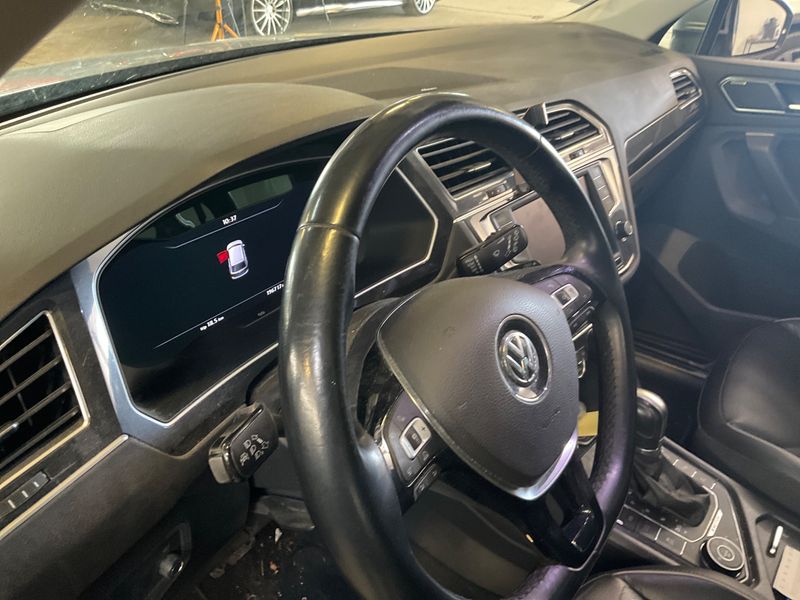 Volkswagen Tiguan 2.0 TDI Carat Edition 4Motion BlueMotion Tech 2016 – снимка 27