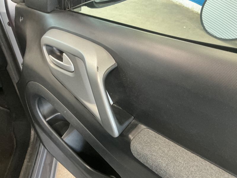 Citroen Berlingo 1.6 Blue-HDi Shine 2016 – снимка на щета 27