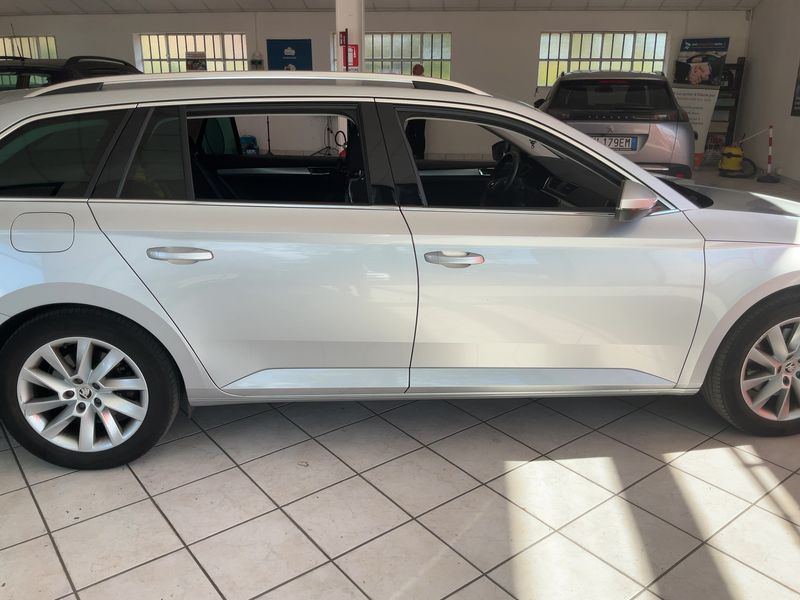 Skoda Superb 2.0 TDI Executive 2023 – снимка 10