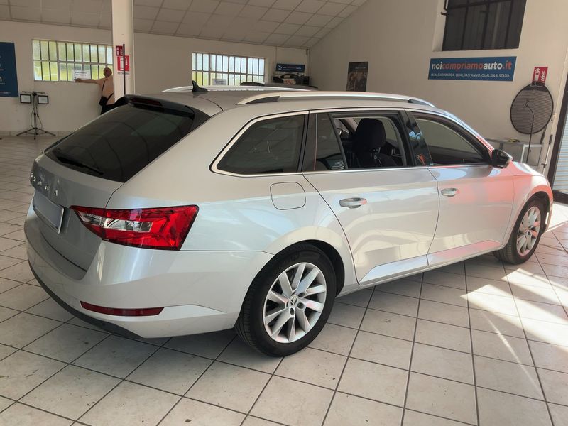 Skoda Superb 2.0 TDI Executive 2023 – снимка 8