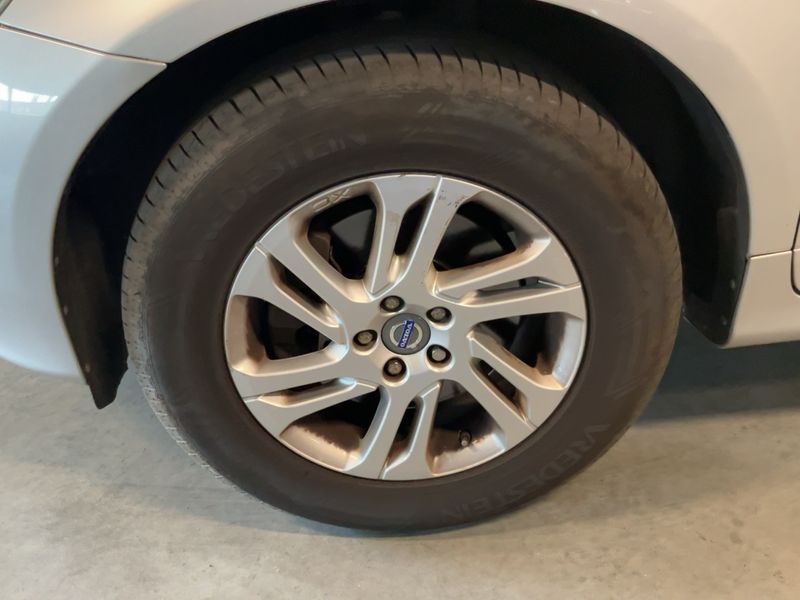 Volvo XC60 2.4 D4 Momentum AWD 2014 – снимка 3