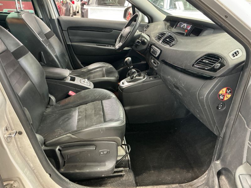 Renault Grand Scenic 1.6 dCi Privilege 2012 – снимка 3