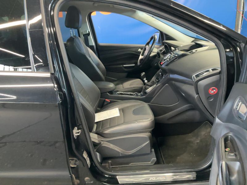 Ford Kuga 2.0 TDCi Titanium 2014 – снимка 16