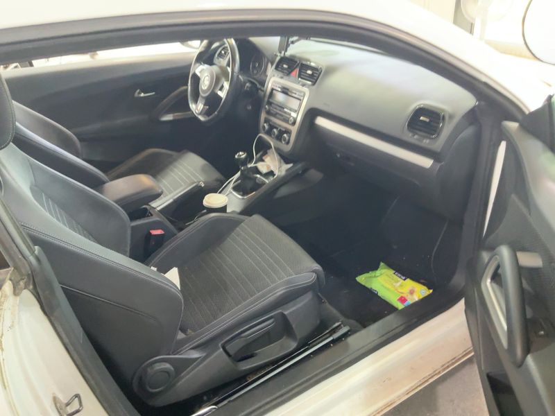 Volkswagen Scirocco 1.4 TSI 2010 – снимка 16