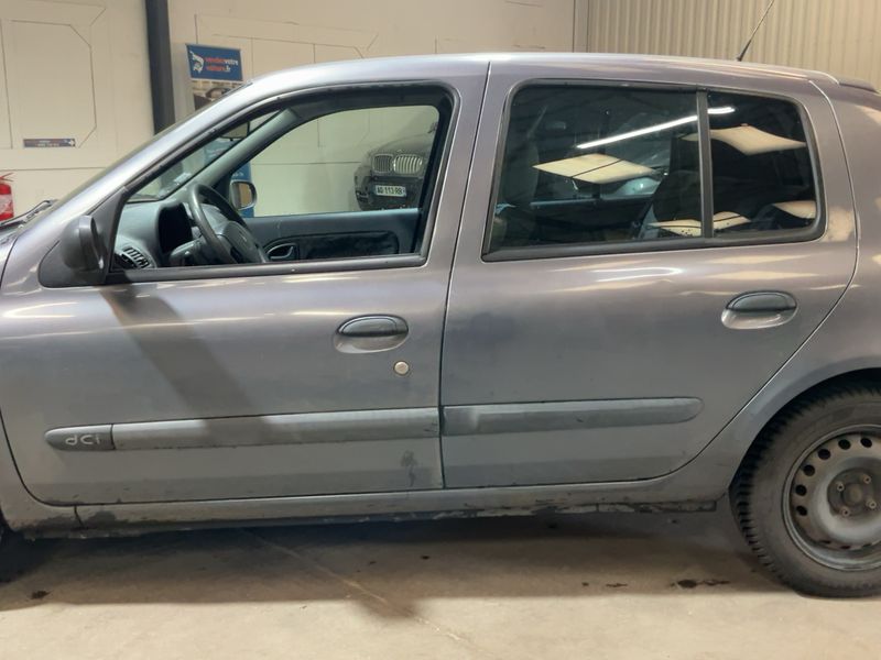 Renault Clio 1.5 dCi Authentique 2006 – снимка 4