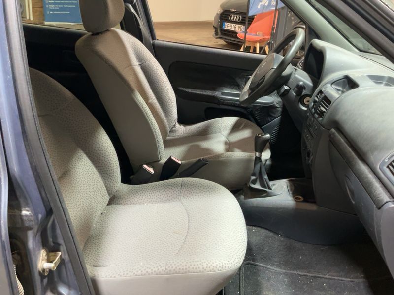 Renault Clio 1.5 dCi Authentique 2006 – снимка 16