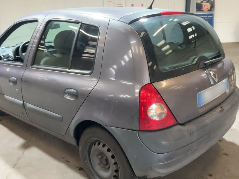 Renault Clio 1.5 dCi Authentique 2006 – снимка 6