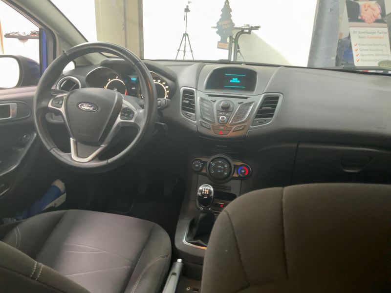 Ford Fiesta 1.6 TDCi SYNC Edition 2014 – снимка 18