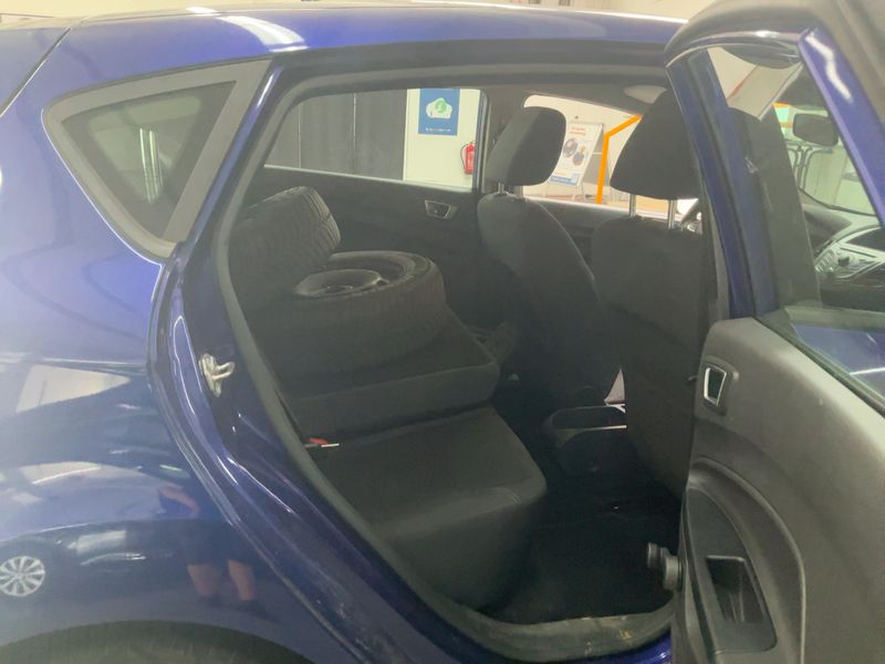 Ford Fiesta 1.6 TDCi SYNC Edition 2014 – снимка 20