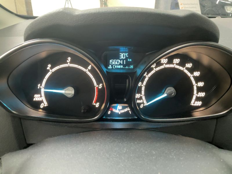 Ford Fiesta 1.6 TDCi SYNC Edition 2014 – снимка 19