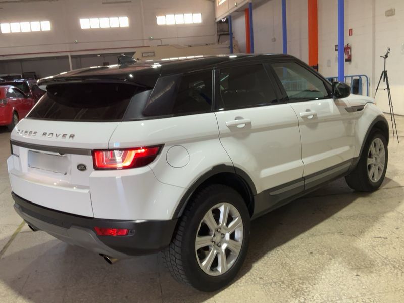 Land Rover Evoque 2.0 Td4 SE 2018 – снимка 8