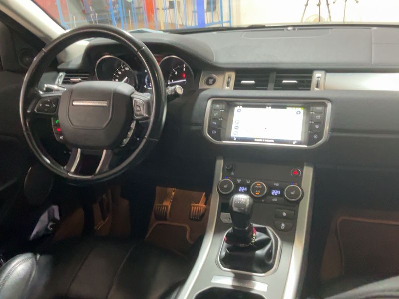 Land Rover Evoque 2.0 Td4 SE 2018 – снимка 17