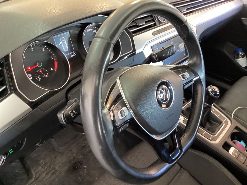 Volkswagen Passat 1.6 TDI Advance BlueMotion Tech 2016 – снимка 22