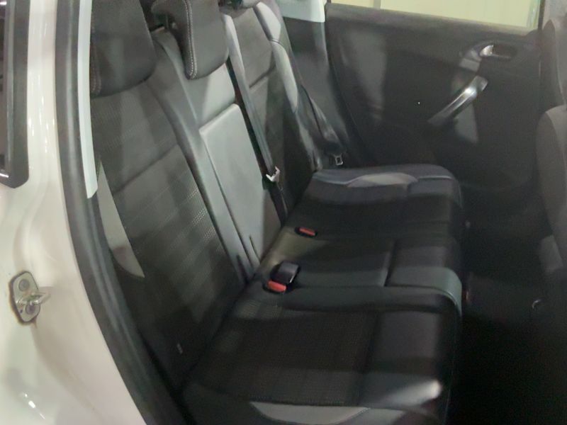Peugeot 2008 1.2 PureTech Allure 2018 – снимка 19