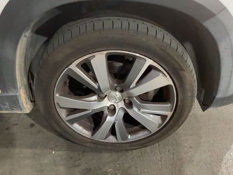 Peugeot 2008 1.2 PureTech Allure 2018 – снимка 11