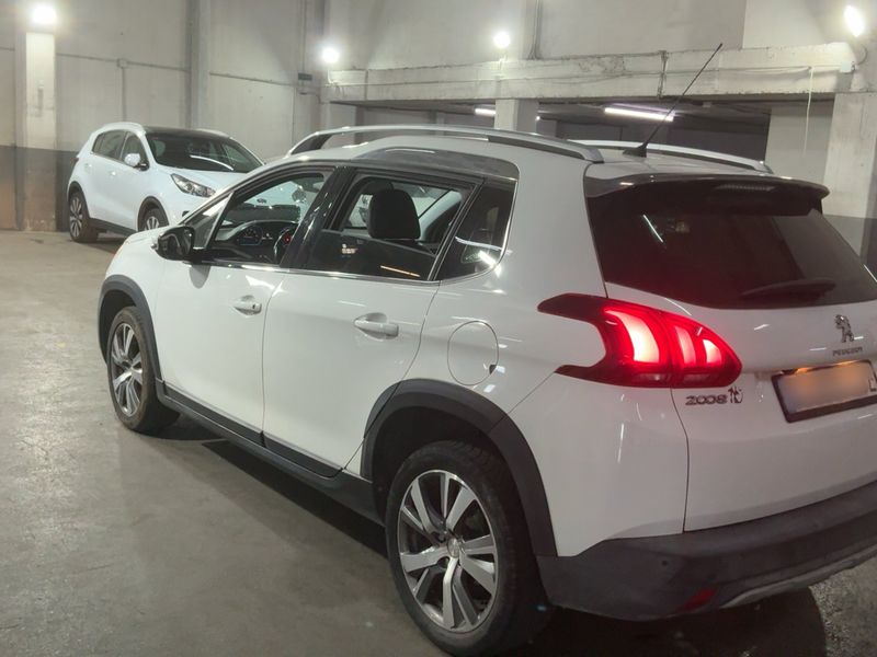 Peugeot 2008 1.2 PureTech Allure 2018 – снимка 6