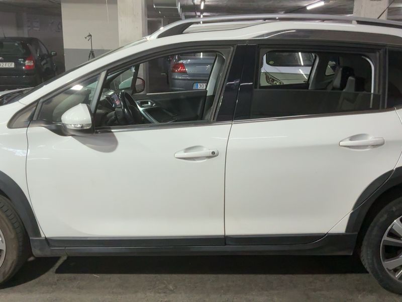 Peugeot 2008 1.2 PureTech Allure 2018 – снимка 4