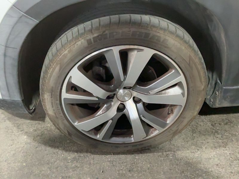 Peugeot 2008 1.2 PureTech Allure 2018 – снимка 3
