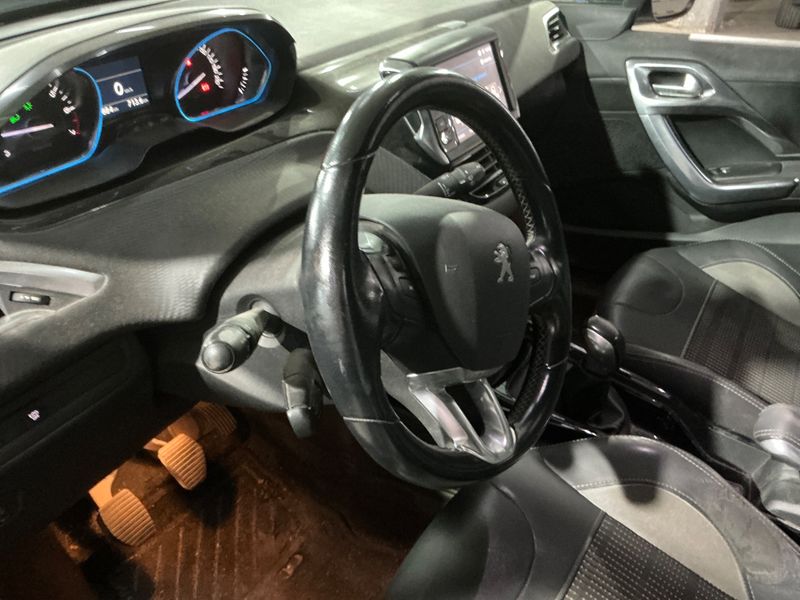 Peugeot 2008 1.2 PureTech Allure 2018 – снимка 27