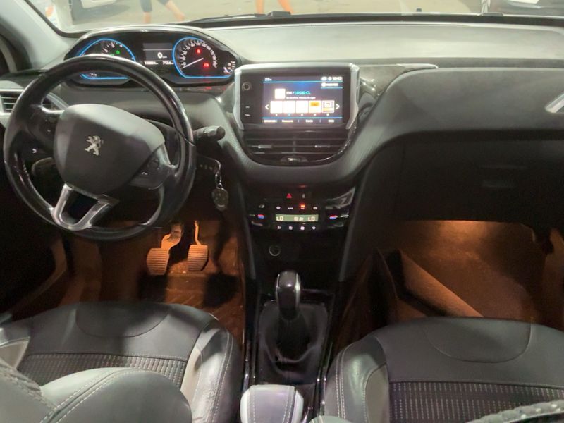 Peugeot 2008 1.2 PureTech Allure 2018 – снимка 17