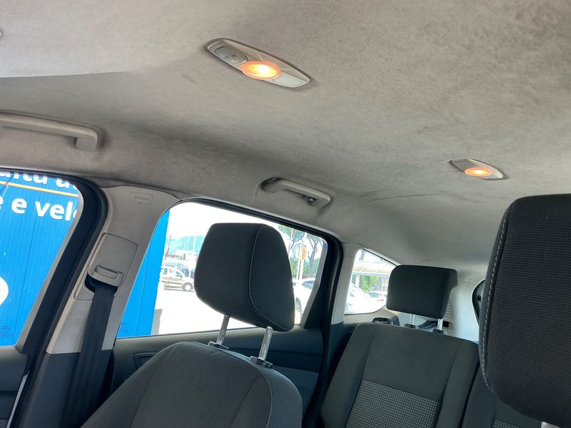 Ford C-Max 1.6 TDCi Plus 2015 – снимка 31