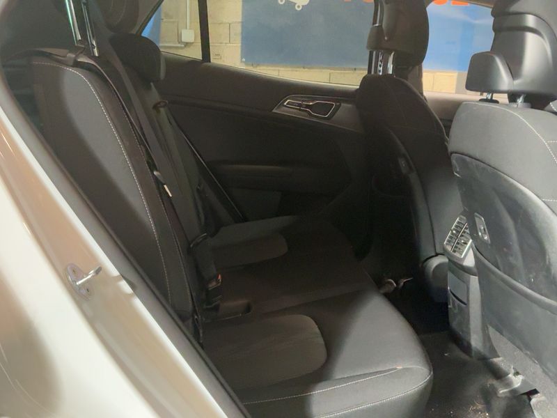 Kia Sportage 1.6 TGDI Concept 2022 – снимка 19