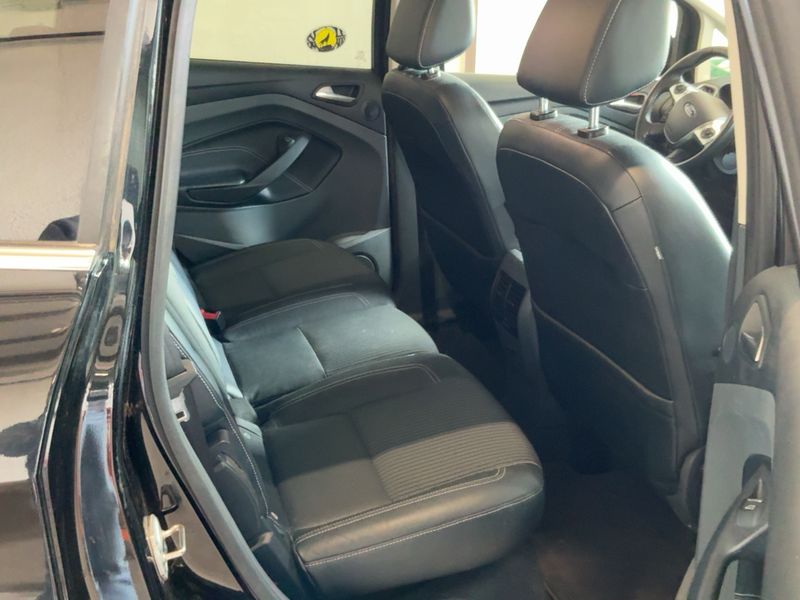 Ford C-Max 2.0 TDCi Titanium 2013 – снимка 19
