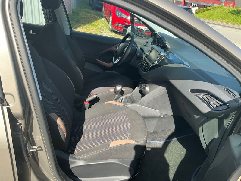 Peugeot 208 1.2 VTi Urban Soul 2013 – снимка 3