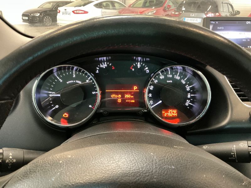 Peugeot 3008 2.0 HDi Féline 2011 – снимка 4