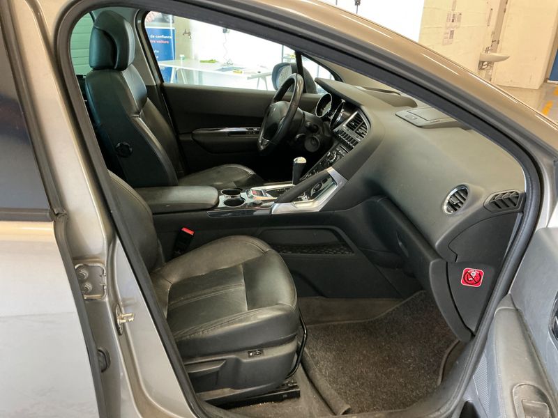Peugeot 3008 2.0 HDi Féline 2011 – снимка 3