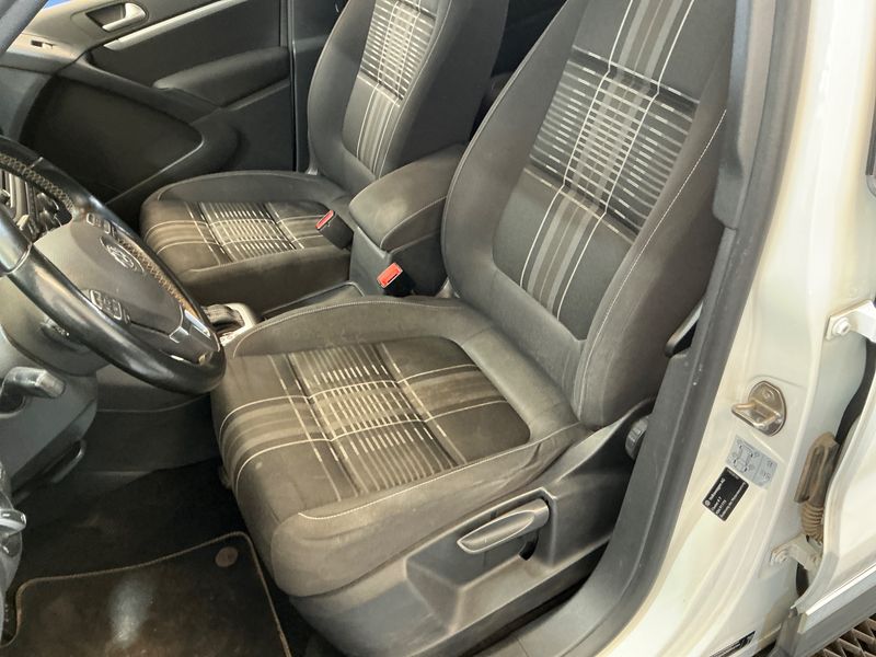 Volkswagen Tiguan 2.0 TDI Lounge Sport & Style 4Motion BlueMotion Tech 2016 – снимка 32