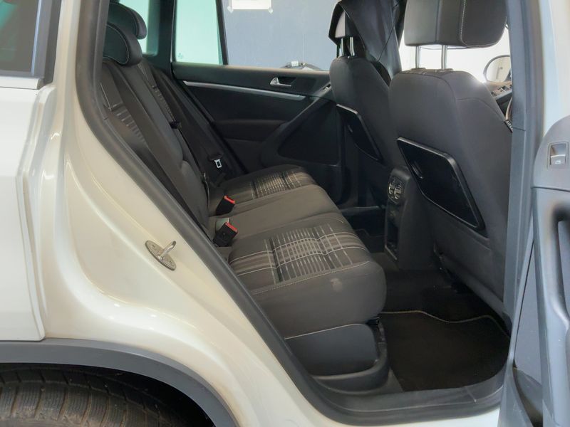 Volkswagen Tiguan 2.0 TDI Lounge Sport & Style 4Motion BlueMotion Tech 2016 – снимка 19