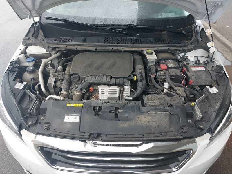 Peugeot 308 1.2 e-THP Allure 2015 – снимка 8