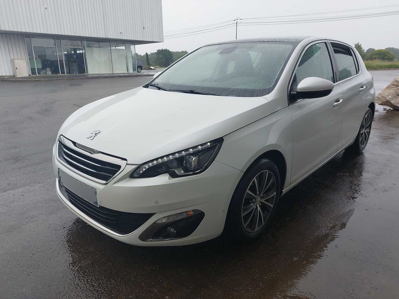 Peugeot 308 1.2 e-THP Allure 2015 – снимка 2