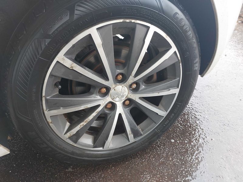 Peugeot 308 1.2 e-THP Allure 2015 – снимка 23
