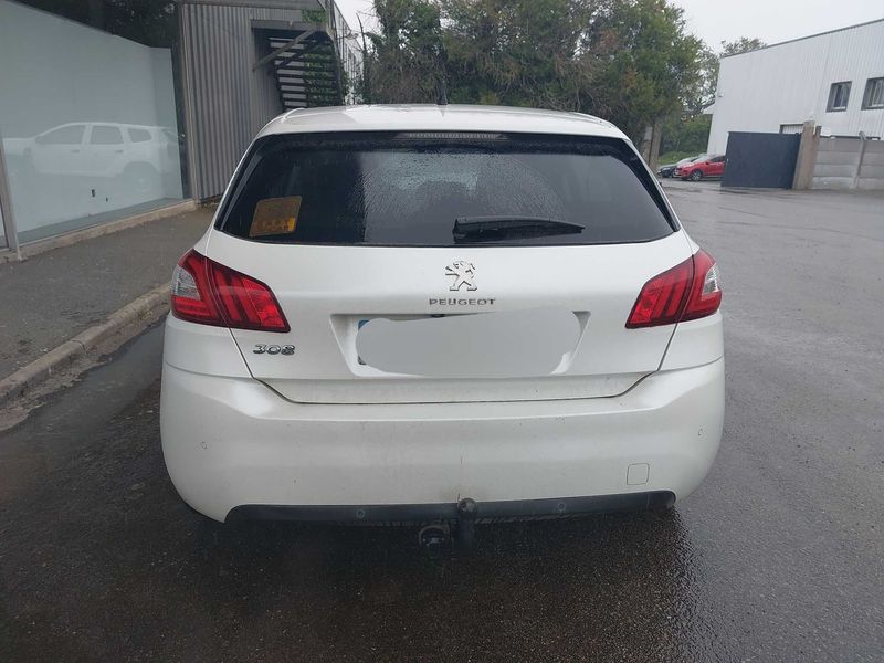 Peugeot 308 1.2 e-THP Allure 2015 – снимка 4