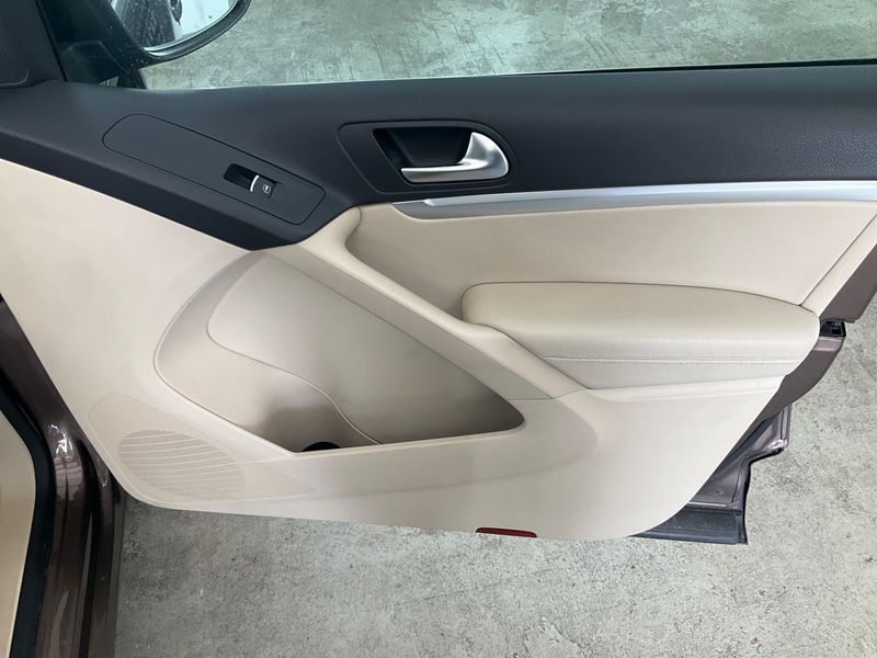 Volkswagen Tiguan 2.0 TDI Sport & Style 4Motion 2012 – снимка 23