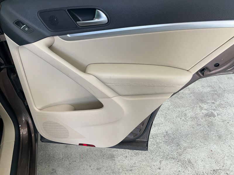 Volkswagen Tiguan 2.0 TDI Sport & Style 4Motion 2012 – снимка 25