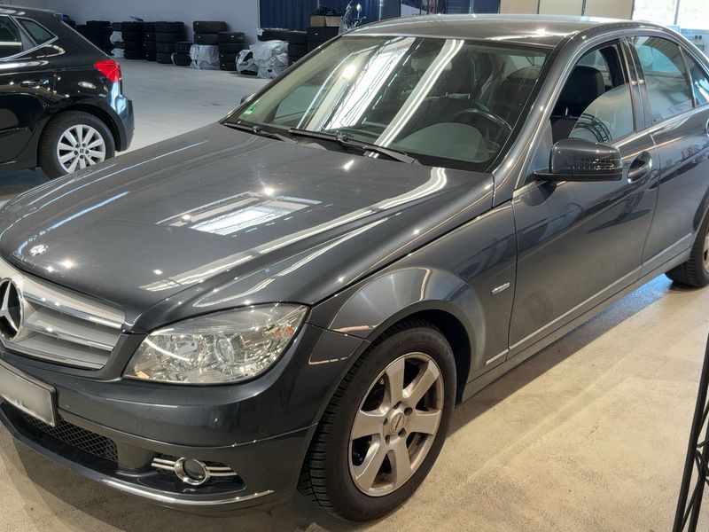 Mercedes-Benz C-Klasse C 180 CGI BlueEfficiency Avantgarde 2010 – снимка 2