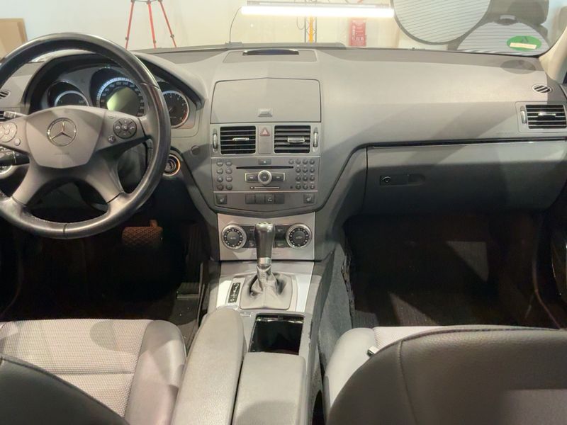 Mercedes-Benz C-Klasse C 180 CGI BlueEfficiency Avantgarde 2010 – снимка 18