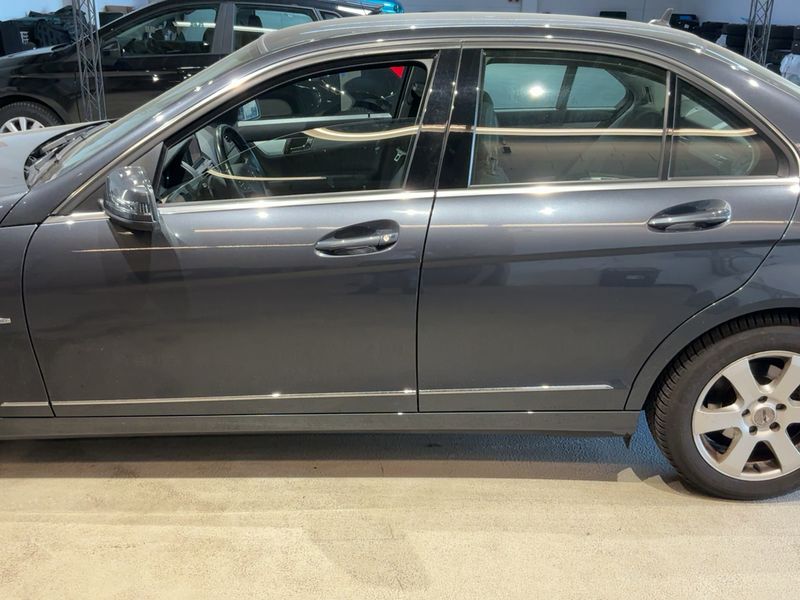 Mercedes-Benz C-Klasse C 180 CGI BlueEfficiency Avantgarde 2010 – снимка 4