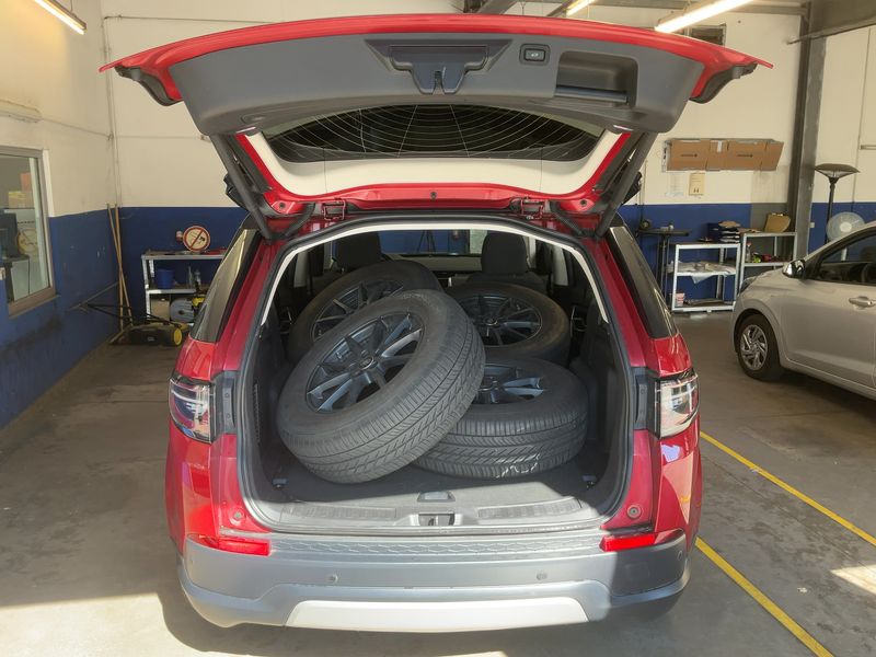 Land Rover Discovery Sport D150 FWD 2020 – снимка 16
