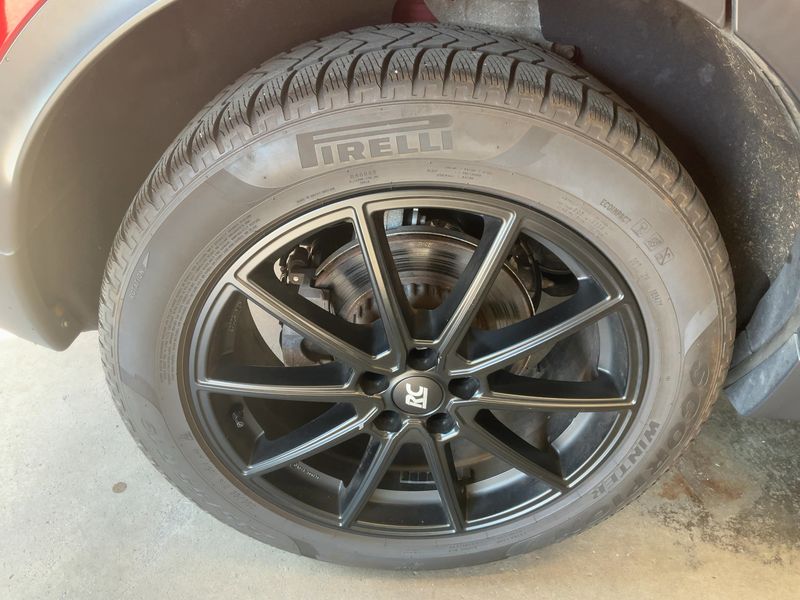 Land Rover Discovery Sport D150 FWD 2020 – снимка 9