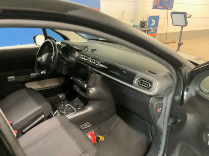 Citroen C3 1.2 PureTech Shine 2019 – снимка 17
