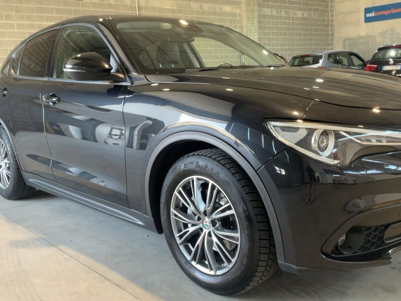 Alfa Romeo Stelvio 2.2 JTDM Executive 2WD 2017 – снимка 12