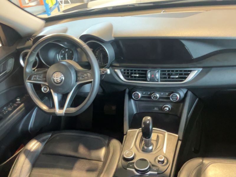 Alfa Romeo Stelvio 2.2 JTDM Executive 2WD 2017 – снимка 18