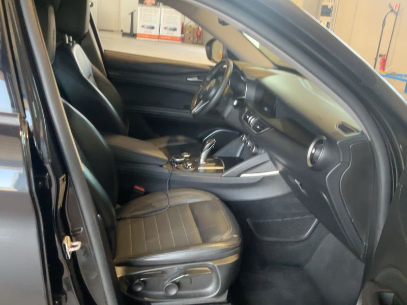 Alfa Romeo Stelvio 2.2 JTDM Executive 2WD 2017 – снимка 17