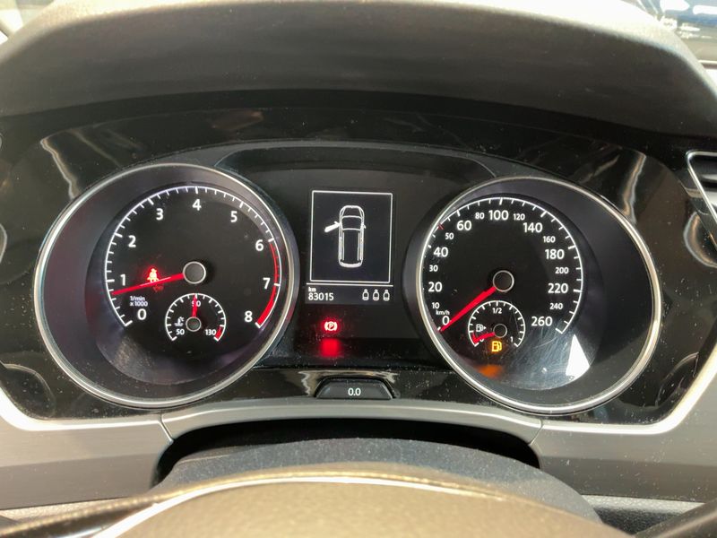 Volkswagen Touran 1.2 TSI Comfortline BlueMotion Tech 2015 – снимка 19