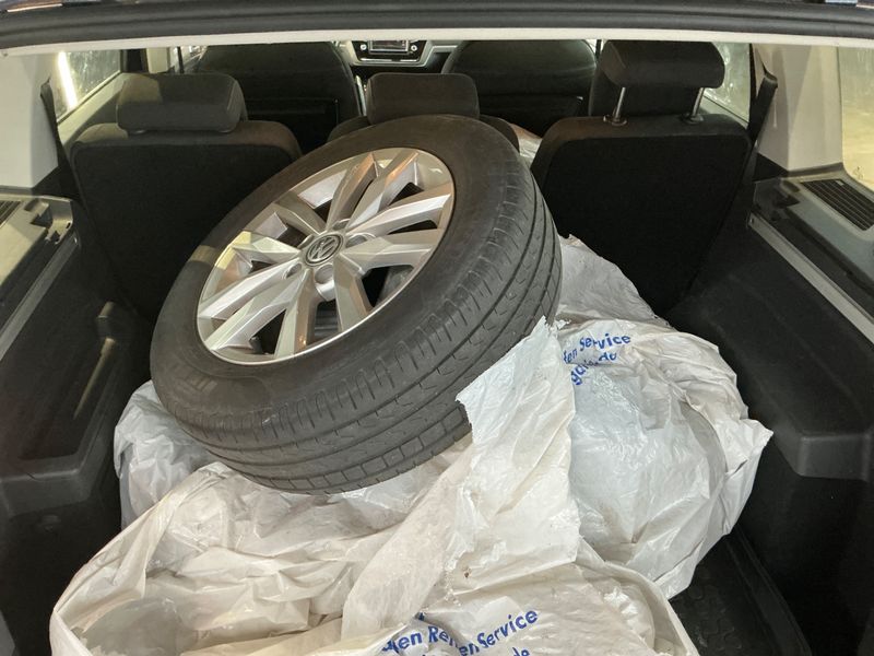 Volkswagen Touran 1.2 TSI Comfortline BlueMotion Tech 2015 – снимка 15
